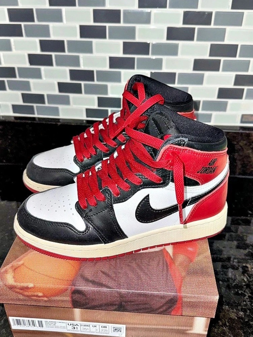 Nike Air Jordan 1 Retro High OG High Top Sneakers in Red & Black US 3.5Y Like Ne